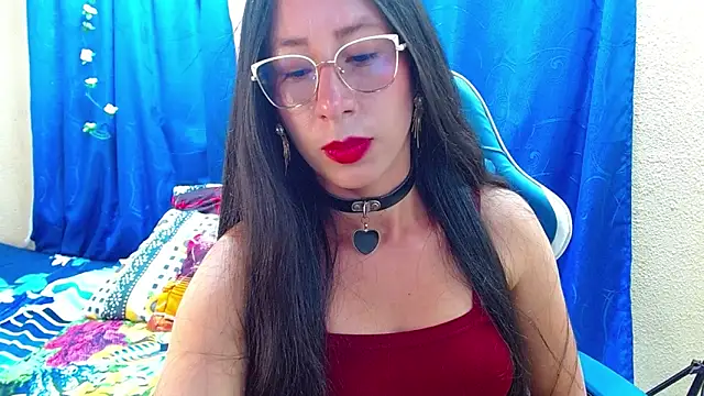 Gia leinn online show from April 18, 7:29 pm