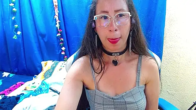 Gia leinn online show from March 29, 8:41 pm