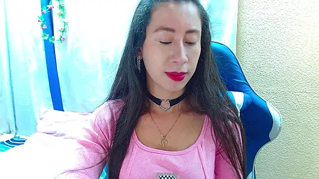 Snapshot of Gia_leinn chatting on October 24, 12:06 am Gia leinn online show from October 24, 12:06 am