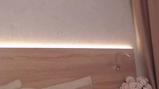 Snapshot of IvyAngel chatting on October 13, 4:20 pm IvyAngel online show from October 13, 4:20 pm