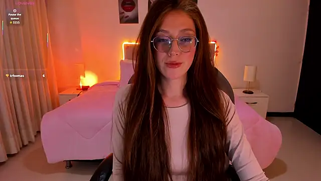 Emily Warren  online show from October 25, 8:37 pm