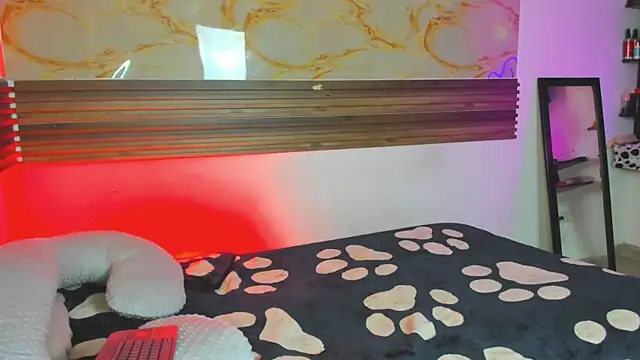 Cloe roouse online show from November 6, 9:21 pm