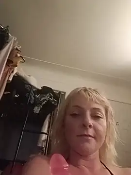 Foxxyhoneypott online show from June 17, 10:38 am