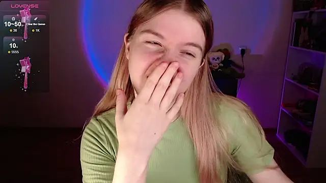 Strawberry juli online show from March 19, 7:56 am