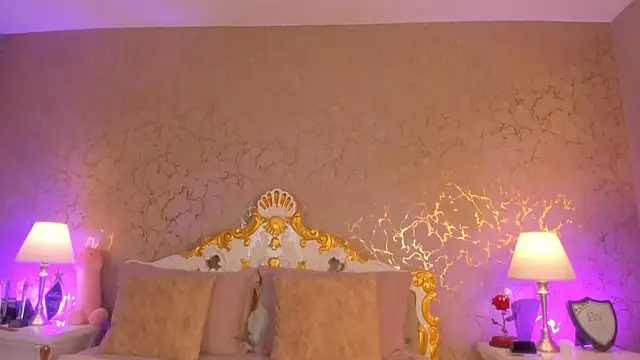 ScarlettWallace online show from April 5, 8:41 pm