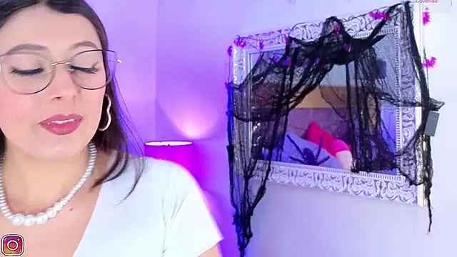 madisonjones- online show from October 20, 7:17 pm