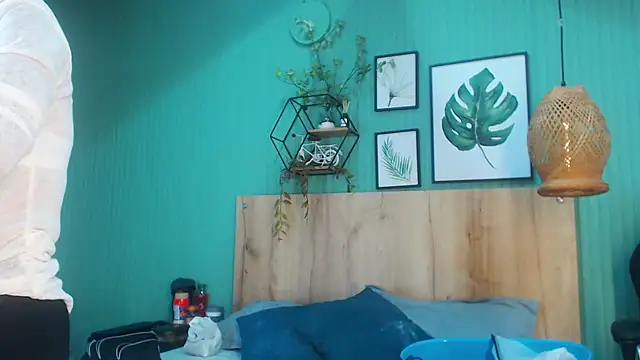 yessila parker online show from December 3, 5:48 pm