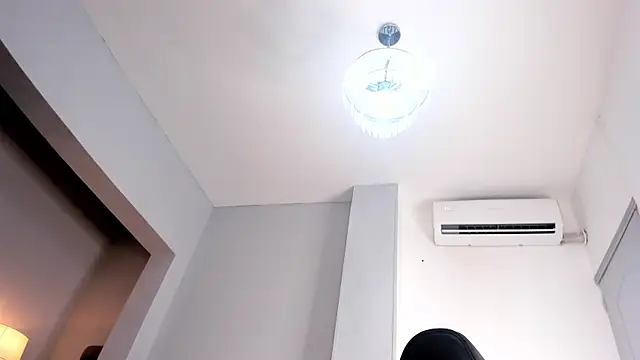 Melissa 23  online show from January 16, 8:05 pm