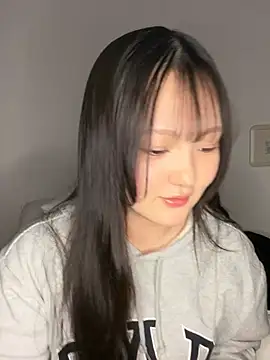 MinaKubo online show from April 20, 3:15 pm