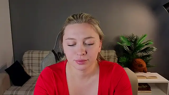 christie luv online show from February 7, 12:31 pm