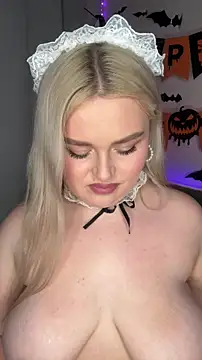 Snapshot of April_Vancee chatting on October 28, 3:40 pm April Vancee online show from October 28, 3:40 pm