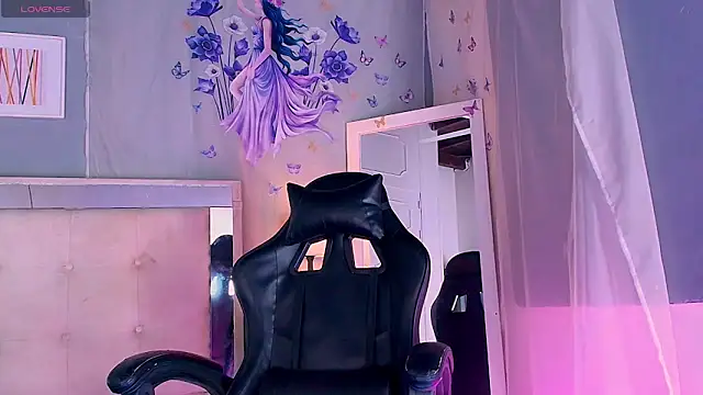 Emily Castillo 1 online show from April 17, 4:47 am