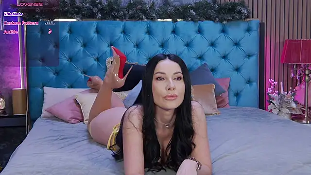 Vanessao1 online show from December 22, 9:34 am