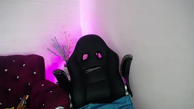 Ayliinn  online show from September 20, 2:21 am