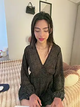 ZaraLuuv online show from March 24, 6:46 pm