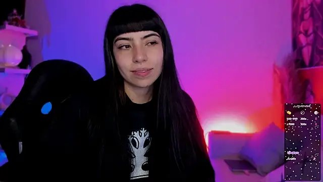 Saraa Desiree online show from October 17, 11:30 pm