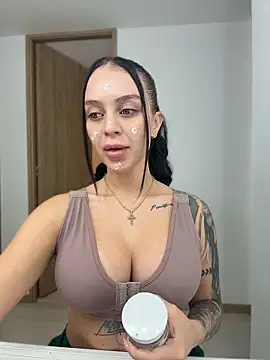 ValentinaMilann online show from April 24, 10:12 pm