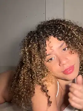 Snapshot of KittyTwerk_2 chatting on October 1, 2:33 pm KittyTwerk 2 online show from October 1, 2:33 pm