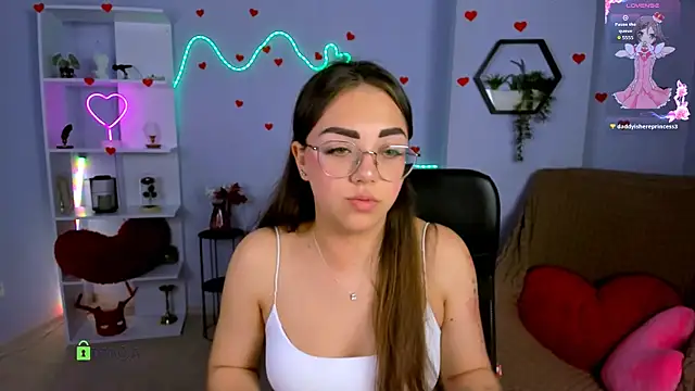 kiki swan online show from June 10, 8:07 pm