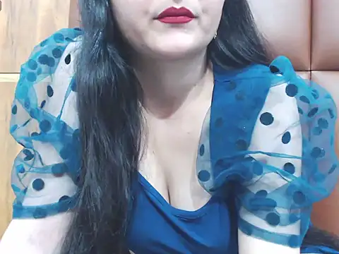 RealNaina online show from December 22, 6:44 pm