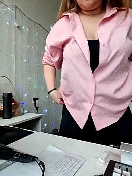 Juicy PeachLux online show from April 15, 6:47 am