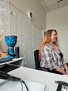 Juicy PeachLux online show from March 21, 8:19 am