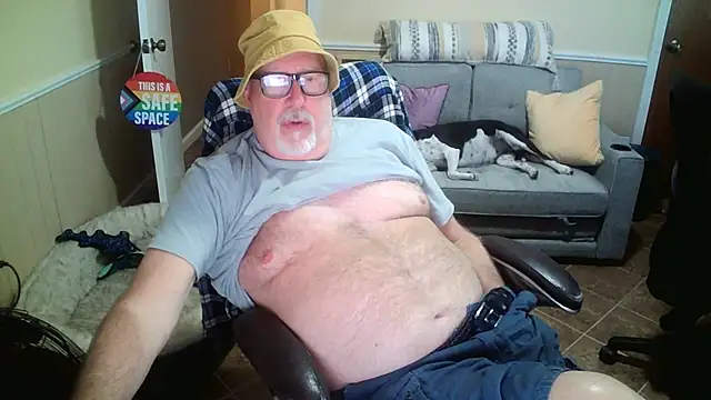 superbearboss online show from February 21, 10:10 pm