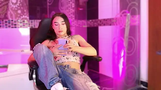 Small Hot19 online show from March 18, 10:09 am