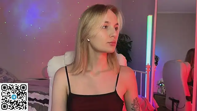  Vikky Moon  online show from June 28, 12:50 am