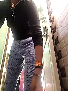 Hotty-Nidhi online show from December 23, 5:00 am