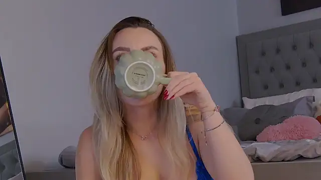 AlexisWhit online show from November 13, 9:19 am