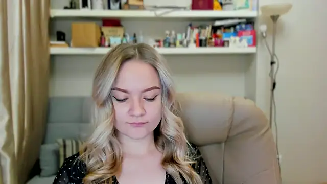 Kara Smith  online show from November 17, 12:22 am