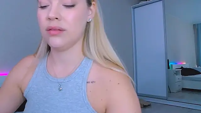 DIANAxxxDIAMOND online show from September 26, 7:50 am