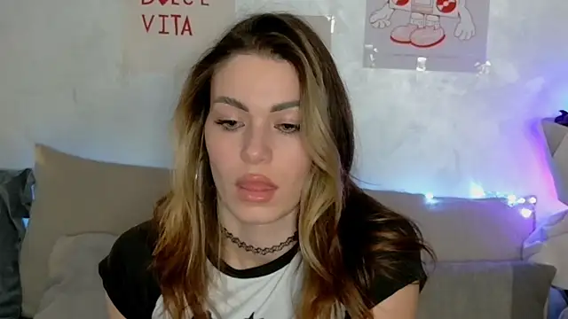 SweetDarling7 online show from March 6, 7:42 pm