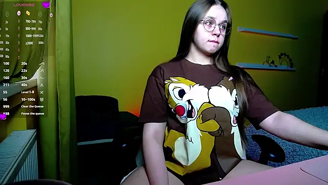 Snapshot of Lilysweet13 chatting on October 23, 1:17 pm Lilysweet13 online show from October 23, 1:17 pm