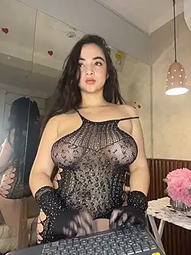 alisonnwalker2025 online show from February 28, 1:21 pm