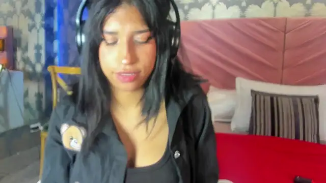 Karin Ks online show from October 25, 7:43 pm