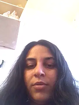 Veramaia online show from April 13, 2:51 pm