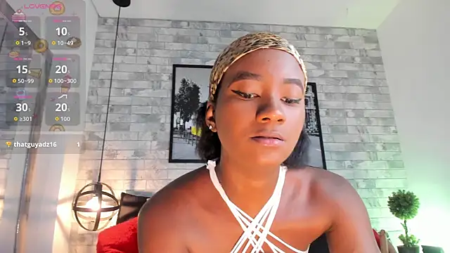 Kendallross28 online show from May 26, 3:17 am
