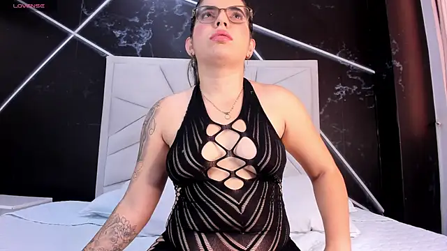 JulietSofia online show from May 28, 7:45 pm