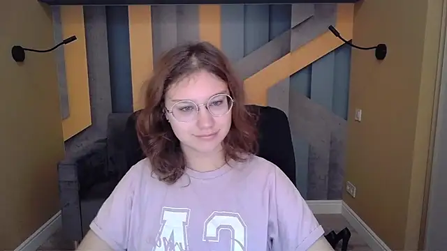 AngelinaLow online show from November 23, 6:27 am