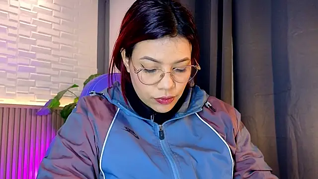 TiffanyWalk online show from October 25, 12:02 pm