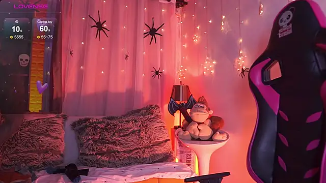 Madison Mayer online show from October 24, 1:07 pm