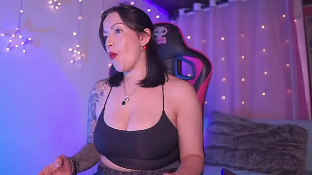 Madison Mayer online show from January 9, 2:21 pm