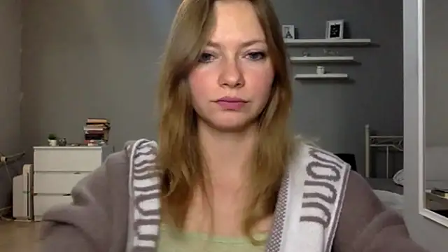 MillieShow online show from November 18, 9:49 pm