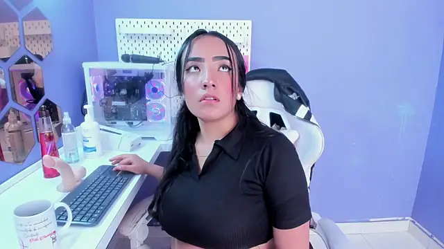 Alice 26  online show from January 19, 2:02 pm