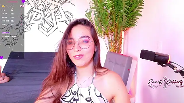 Emmi Roberts online show from March 7, 9:44 pm