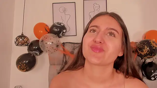 Hanna Evans   online show from October 25, 12:57 pm