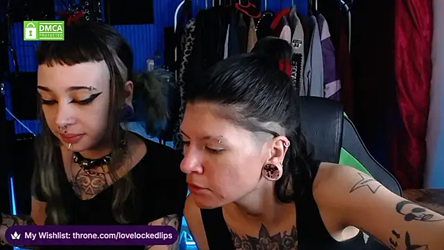 lovelockedlips online show from June 4, 3:55 am