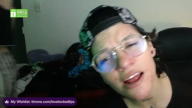 lovelockedlips online show from March 30, 3:39 am